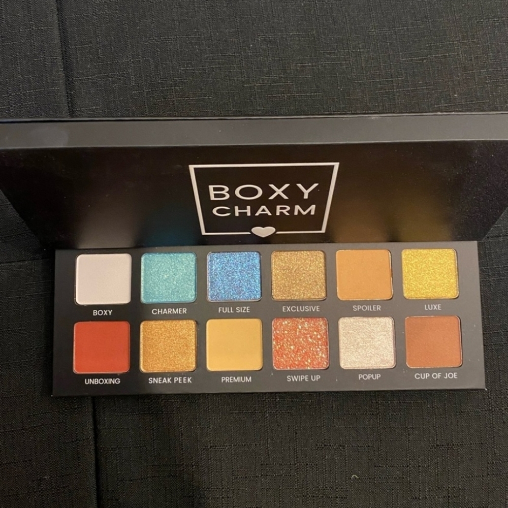 BOXYCHARM | Hello Charmer Eyeshadow Palette